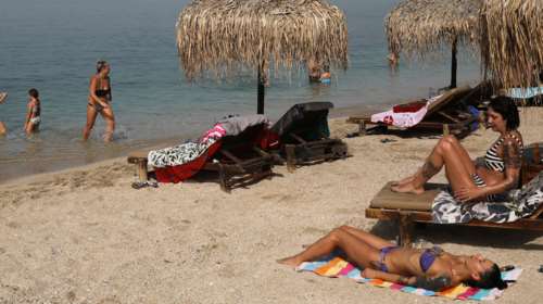 Η Ελλάδα σώζει το καλοκαίρι των Ευρωπαίων - Αναφορές και εικόνες σε κορυφαία διεθνή ΜΜΕ