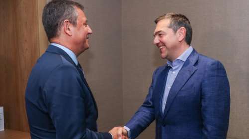 Συνάντηση Τσίπρα με τον πρόεδρο του CHP Οζγκιούρ Οζέλ