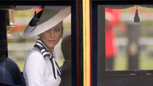 Το &quot;game face&quot; της Κέιτ Μίντλετον: Οι στιγμές που προσπαθούσε να φανεί χαλαρή αλλά δεν ένιωθε άνετα