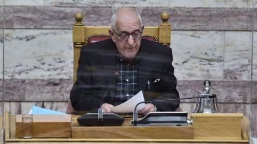 Η συγκίνηση του Νικήτα Κακλαμάνη: Αποχαιρέτησε το προεδρείο της Βουλής μετά οκτώ χρόνια