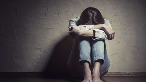 Κυψέλη: Πώς απέδρασε η 22χρονη από τη &quot;φυλακή&quot; που την έκλεισαν πατέρας και αδελφός - Τι εξετάζουν οι Αρχές