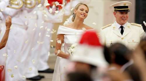 Επέτειος σε άλλη ήπειρο για την πριγκίπισσα Σαρλίν: Οι δύο γάμοι, τα τρία νυφικά &amp; τα κλάματα της νύφης