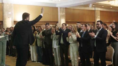 &quot;Σας ευχαριστώ για τις μεγάλες θυσίες που κάνατε&quot;: Η συγκινητική αναφορά Ανδρουλάκη στις έγκυες υποψήφιες του ΠΑΣΟΚ