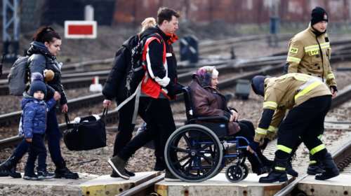 Πόλεμος στην Ουκρανία: Ξεκίνησε η επιχείρηση "Νόστος 4" - Έλληνες και ξένοι άμαχοι φεύγουν από την Οδησσό