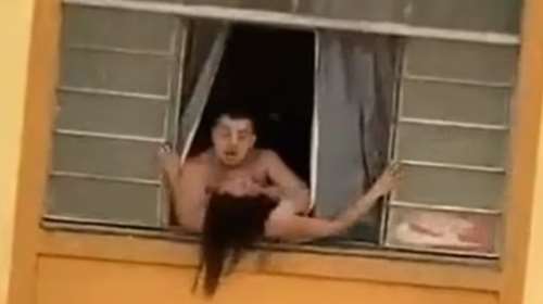 Έγκυος γυναίκα στη Βραζιλία προσπαθεί να πηδήξει από το παράθυρο για να σωθεί από τον άντρα της [βίντεο σοκ]