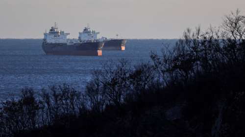 Ανάλυση: Τι σημαίνει το εμπάργκο στο ρωσικό πετρέλαιο που επιβάλλει από σήμερα η Ε.Ε.- Τι σημαίνει το πλαφόν στην τιμή του