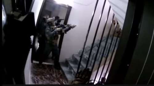 Βίντεο-ντοκουμέντο: Μεγάλη επιχείρηση από &quot;κομάντο&quot; του Λιμενικού στην Αγ. Βαρβάρα - Βρήκαν μέχρι και εκρηκτικό μηχανισμό!