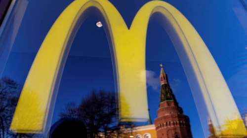 McDonald’s: Τα κρεμμύδια σε burgers προκάλεσαν κύμα μολύνσεων και στοίχισαν τη ζωή ηλικιωμένου