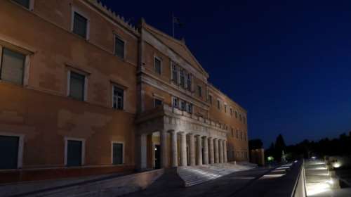Λήξη συναγερμού στη Βουλή: Δεν βρέθηκε βόμβα - Άνοιξαν οι δρόμοι