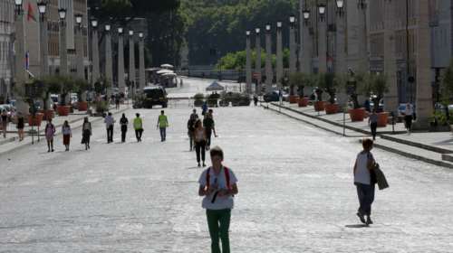 Εννέα μήνες κορονοϊός - Το χρονικό: Πώς από τους 1.000 νεκρούς τον πρώτο μήνα φτάσαμε στο ένα εκατομμύριο