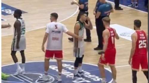 Κόντρα χωρίς τέλος: Η στιγμή που ο Ουόκαπ δίνει το χέρι του στον Σλούκα, κι εκείνος τον αγνoεί επιδεικτικά [βίντεο]