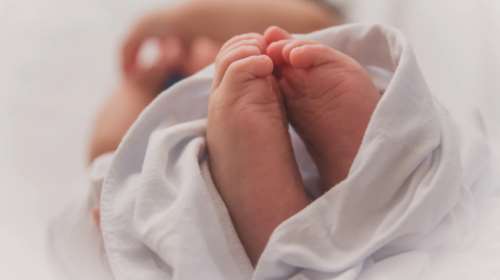 Πέθανε το μωράκι 8 μηνών από την Ριτσώνα - Καταγγελία ότι το είπαν στους γονείς του 3 μέρες μετά