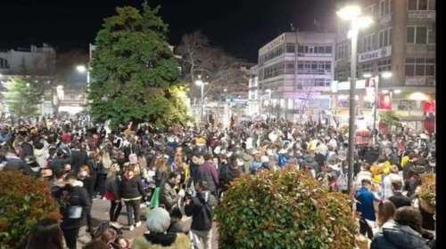 Ξάνθη: Απίστευτες εικόνες συνωστισμού από καραναβαλιστές - Η εξήγηση του δημάρχου [Βίντεο]