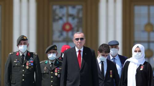 Bloomberg για το νεοσουλτάνο Ερντογάν: Η Τουρκία δεν ήταν ποτέ πιο απομονωμένη- Κόντρα με όλους