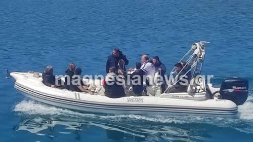 Σκαφάτος Αχιλλέας Μπέος: Με το 8μετρο φουσκωτό του επιθεώρησε το νέο &quot;Nammos&quot; που χτίζεται απέναντι από τη Σκιάθο