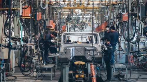 Σύνδεσμος Βιομηχανιών: Ζητάει πρόσφυγες και μετανάστες για κάλυψη των κενών θέσεων εργασίας στη βιομηχανία