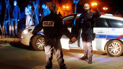 Γαλλία: Ο τζιχαντιστής αποκεφάλισε τον καθηγητή για τα σκίτσα του Μωάμεθ - Η στιγμή της εξουδετέρωσής του [βίντεο]