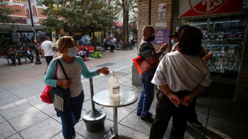 Παγώνη: Τι είναι ο ιός της καμήλας που έρχεται από... το Μουντιάλ - Σκοτώνει 1 στους 3 που θα κολλήσουν