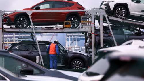 Η Κομισιόν ετοιμάζει αντίποινα στους νέους δασμούς Τραμπ σε εισαγόμενα αυτοκίνητα στις ΗΠΑ