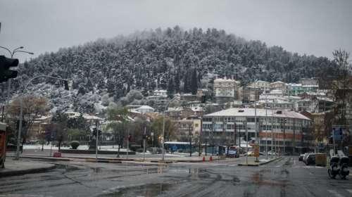 Χιόνια μέσα στην άνοιξη: Οι περιοχές που &quot;ντύθηκαν&quot; στα λευκά [εικόνες &amp; βίντεο]