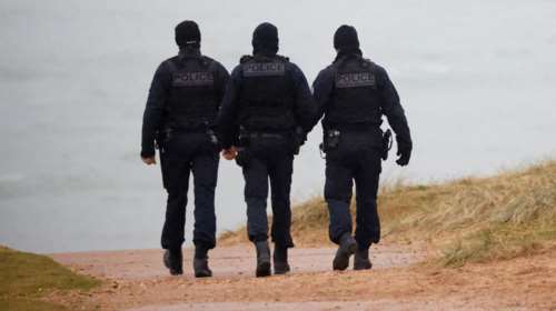 Φρίκη στη Γαλλία: Έκοψε το κεφάλι και τα γεννητικά όργανα του θύματός του και τα πήγε στην Αστυνομία