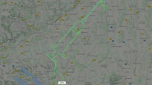 Γερμανία: Πιλότος &quot;ζωγράφισε&quot; μια τεράστια σύριγγα στον ουρανό της Βαυαρίας - Για να τιμήσει την έναρξη των εμβολιασμών [εικόνα]