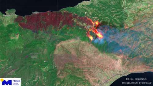 Φωτιά στην Κορινθία: Η συγκλονιστική φωτογραφία από δορυφόρο το πρωί της Πέμπτης