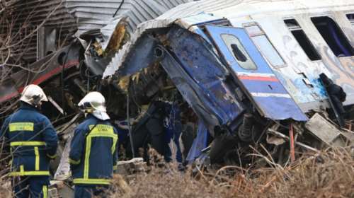 Τραγωδία στα Τέμπη: Υπάρχουν τουλάχιστον 20 επιβάτες που δεν έχουν εντοπιστεί, λέει η Πυροσβεστική