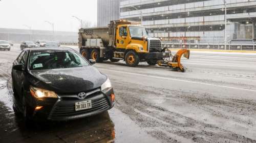 Σφοδρή χιονοθύελλα σαρώνει τις ΗΠΑ - Σχεδόν 4.000 πτήσεις ακυρώθηκαν [εικόνες-βίντεο]