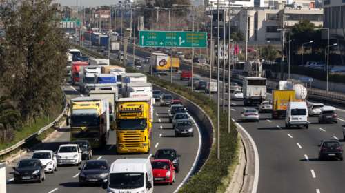 Φορτηγά: Ποιες μέρες και ώρες απαγορεύεται η κυκλοφορία τους στις εθνικές οδούς