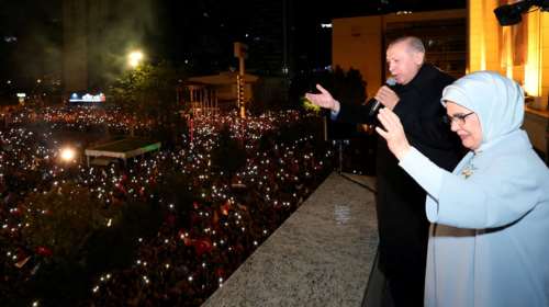 Το μήνυμα της Εμινέ - Η σύζυγος του Ερντογάν βγαίνει μπροστά: Νίκησε ο &quot;Αιώνας της Τουρκίας&quot;