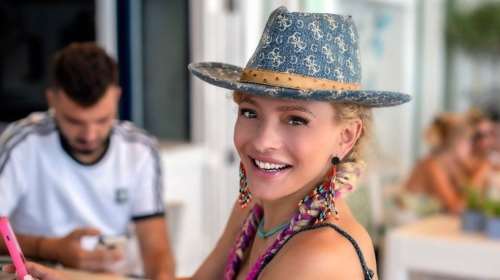 Μαρίτα Αγγελοπούλου: Ράκος η μάνα που βρήκε νεκρή την κόρη της στο σαλόνι - Συγκλονίζουν τα μηνύματα στο Facebook