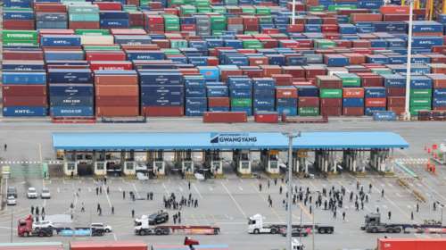 ΗΠΑ: Οι δασμοί σταματούν τα δέματα - Τουλάχιστον 88 ταχυδρομικές υπηρεσίες διέκοψαν τις αποστολές