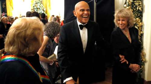 Πέθανε ο θρυλικός Χάρι Μπελαφόντε σε ηλικία 96 ετών - Από το τραγούδι και την ηθοποιία στον ακτιβισμό