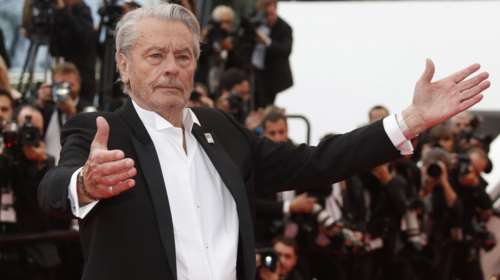 &quot;Οπλοστάσιο&quot; το σπίτι του Αλέν Ντελόν: Κατασχέθηκαν 72 όπλα και πάνω από 3.000 σφαίρες