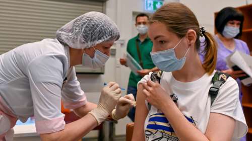 Εμβόλια: &quot;Όχι&quot; σε τρίτη δόση στον γενικό πληθυσμό από ΠΟΥ και FDA - Επί του παρόντος τουλάχιστον