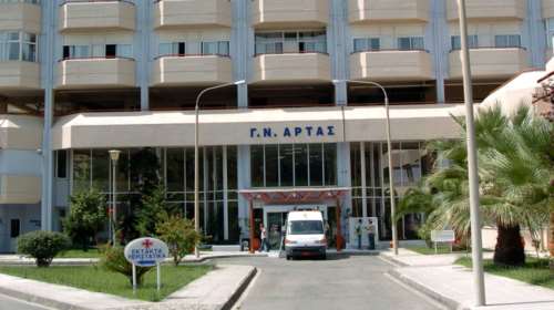 Άρτα: Μόλις δύο ώρες άντεξε το βρέφος μέσα στο αυτοκίνητο - Πώς η καμπίνα γίνεται καμίνι μετά από μισή ώρα [Βίντεο]