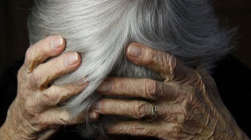 Λάρισα: Θύμα απάτης έπεσε 85χρονη - Απατεώνες την έπεισαν να τους πετάξει σακούλα με 6.000 ευρώ από το μπαλκόνι