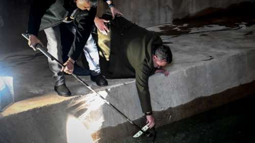 Θεοφάνεια: Απρόοπτο στον αγιασμό των υδάτων παρουσία Μητσοτάκη, Δούκα - Χάθηκε ο σταυρός στη Δεξαμενή Αθηνών [εικόνες]