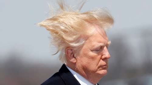 Ο Τραμπ κατάργησε τους κανονισμούς για την οικονομία στο νερό του Ομπάμα- &quot;Για να φροντίζω τα όμορφα μαλλιά μου&quot;