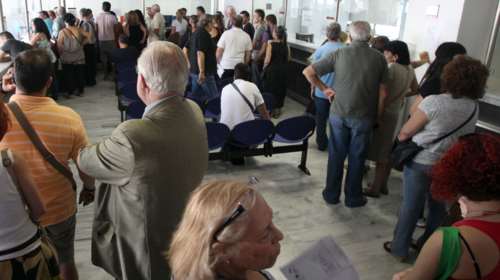 Στη Βουλή το ασφαλιστικό: Οι αυξήσεις στις συντάξεις και οι μόνιμες μειώσεις των ασφαλιστικών εισφορών
