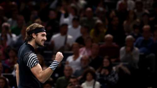 Ασταμάτητος ο Τσιτσιπάς: Νίκησε 2-0 τον Χατσάνοφ και πέρασε στους ημιτελικούς του Paris Masters