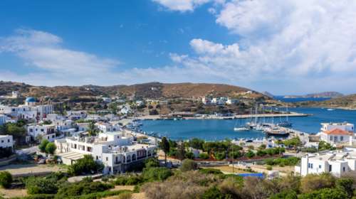 Το νησί που λέει &quot;όχι&quot; στις πισίνες: Σμαραγδένια νερά,  γραφικά σοκάκια, γαστρονομικές εμπειρίες