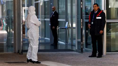 Συναγερμός στην Κομισιόν: Φάκελος με &quot;ύποπτη λευκή σκόνη&quot; στον όροφο του γραφείου της Φον ντερ Λάιεν