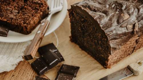 Συνταγή για κέικ με πραλίνα φουντουκιού -Αφράτο και λαχταριστό, μόνο με 6 υλικά