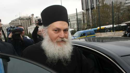 Διασωληνώθηκε ο ηγούμενος Εφραίμ του Βατοπεδίου: Δίνει μάχη με τον κορονοϊό στον &quot;Ευαγγελισμό&quot;