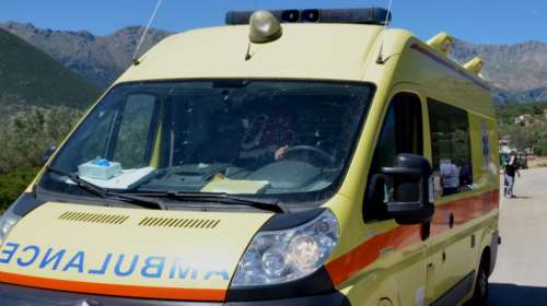 Φωτιά σε σκάφος στον Άλιμο: Δύο εργάτες τραυματίστηκαν στη Μαρίνα