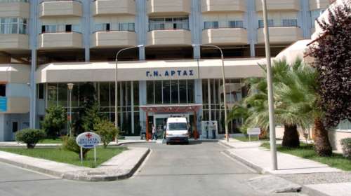 Τραγωδία στην Άρτα: &quot;Κλείσε γρήγορα, ξέχασα το μωρό στο αυτοκίνητο&quot; - Δίωξη για ανθρωποκτονία από αμέλεια στον 35χρονο πατέρα