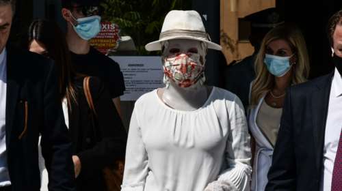 Επίθεση με βιτριόλι: Ασέβεια και ύβρις η απουσία της κατηγορουμένης, λέει δικηγόρος της Ιωάννας
