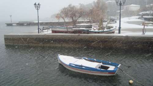 Κακοκαιρία Φίλιππος: Στη θάλασσα έφτασε το χιόνι στο Πήλιο - Πάνω από μισό μέτρο το ύψος του [εικόνες]